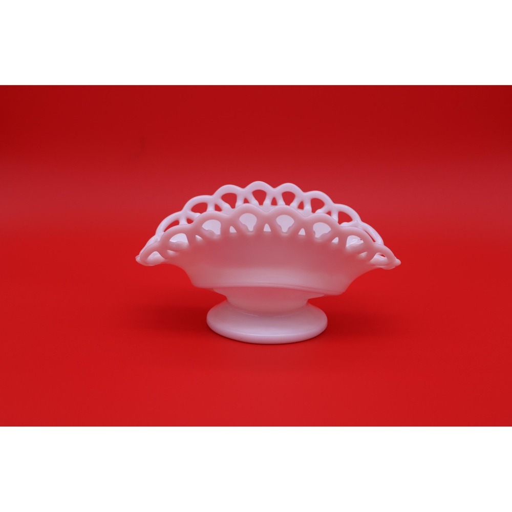 Vintage LE Smith Colonial Lace Milk Glass Bowl
